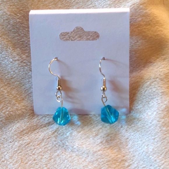 Rin's Unique Boutique - Handmade - Blue Faceted Earrings - Picture 2 of 4